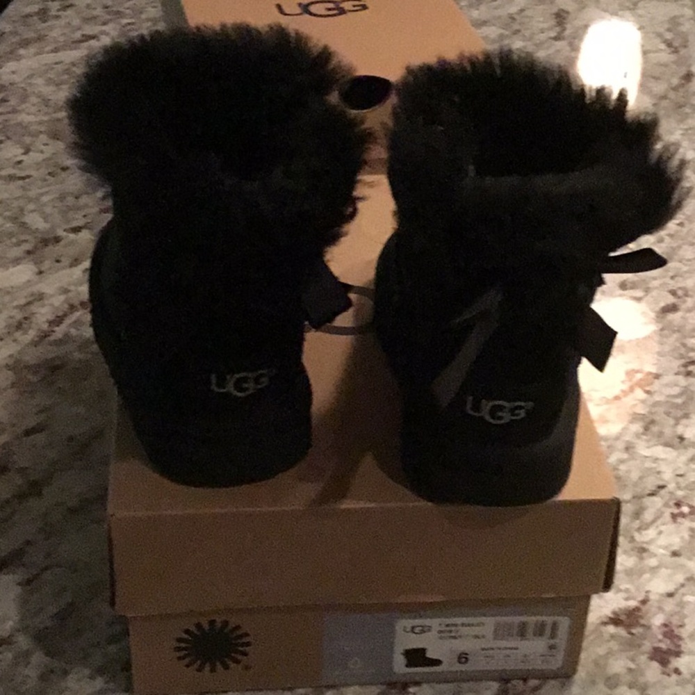 Ugg t mini bailey bow 2